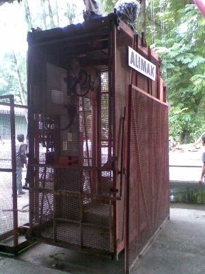 ลิฟท์ก่อสร้าง