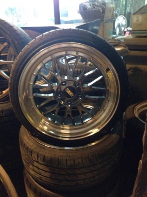 ขาย!!265/30/19 สภาพดี สนใจอะไรเรามีหมดนะครับ ติดต่อ 0871640465 หยงครับ