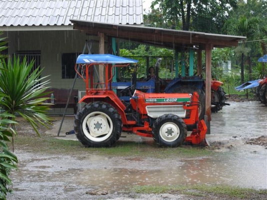 ขายรถไถ Kubota L2402 DT-M 4x4 ใบดันหน้า ขายรถไถ Kubota L2402 DT-M 4x4 ใบดันหน้า