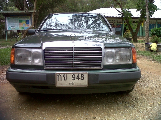 อยากขายรถเบ็น 300E สีเขียว พร้อมใช้งาน ติดแ็ก็ส LPG