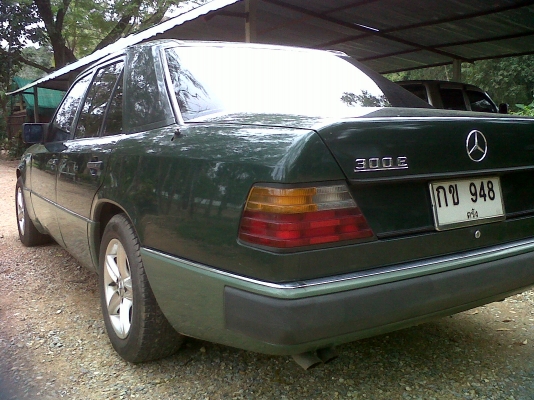 อยากขายรถเบ็น 300E สีเขียว พร้อมใช้งาน ติดแ็ก็ส LPG