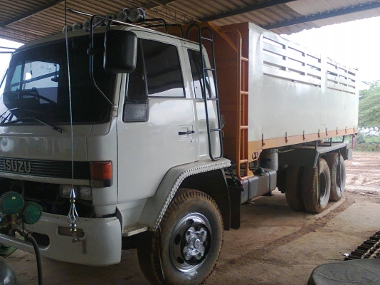 ขายรถสิบล้อ210F เกียรฟูลเลอร์ เครื่อง240ลงเล่มแล้ว แอรเย็น