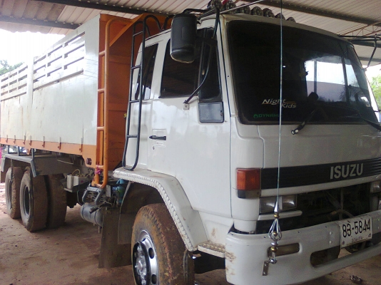 ขายรถสิบล้อ210F เกียรฟูลเลอร์ เครื่อง240ลงเล่มแล้ว แอรเย็น