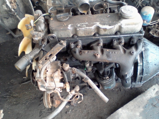 เครื่องยนต์ NISSAN TD25 ฝาขาว พร้อมเกียร์ อุปกรณ์ครบๆ รูปเพียบ