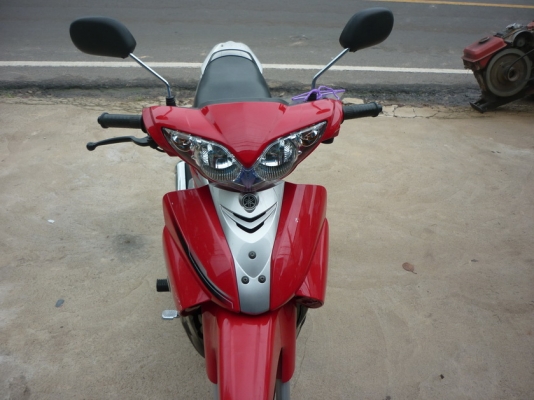 ยามาฮ่าสปาค สีแดงสดใส  13500 บาท