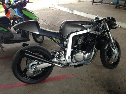 ขาย GSX R7 400 CC. มีทะเบียนแท้