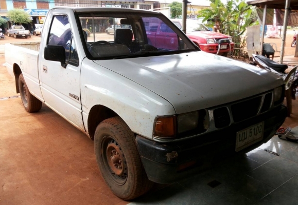 ISUZU TFR มังกรทอง SPARK EX 2.5 MT ปี 33 รถสวยสภาพดีเดิมๆพร้อมใช้งาน สีสันบางๆทั้งคัน เครื่องยนต์ 87 HP เครื่องแห้งแรงดี ภายในเก๋งคอนโซลสวยครบ แอร์เย็น พ.เพาเวอร์ ช่วงล่างคัชซีมีผุมีดาม ยางสภาพดี 70\% พร้อมใช้งาน เอกสารทะเบียนครบพร้อมโอน ราคาต่อรองได้ครับ