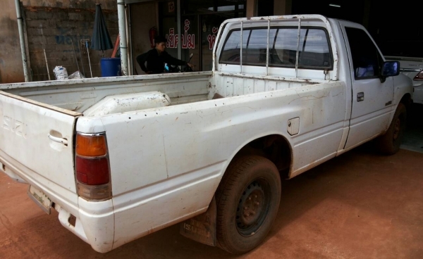 ISUZU TFR มังกรทอง SPARK EX 2.5 MT ปี 33 รถสวยสภาพดีเดิมๆพร้อมใช้งาน สีสันบางๆทั้งคัน เครื่องยนต์ 87 HP เครื่องแห้งแรงดี ภายในเก๋งคอนโซลสวยครบ แอร์เย็น พ.เพาเวอร์ ช่วงล่างคัชซีมีผุมีดาม ยางสภาพดี 70\% พร้อมใช้งาน เอกสารทะเบียนครบพร้อมโอน ราคาต่อรองได้ครับ