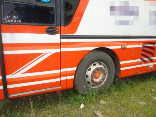 รถบัสยี่ห้อเบนซ์   ติดต่อปารวี  โทร 0839686255