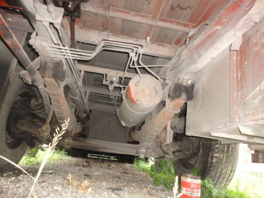 รถบัสยี่ห้อเบนซ์   ติดต่อปารวี  โทร 0839686255