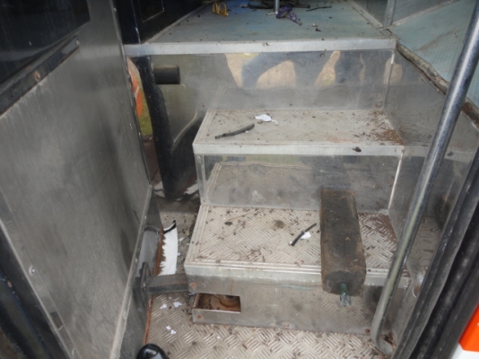 รถบัสยี่ห้อเบนซ์   ติดต่อปารวี  โทร 0839686255