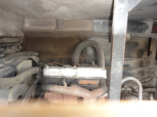 รถบัสยี่ห้อเบนซ์   ติดต่อปารวี  โทร 0839686255