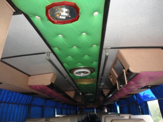 รถบัสยี่ห้อเบนซ์   ติดต่อปารวี  โทร 0839686255