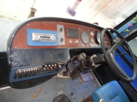 รถบัสยี่ห้อเบนซ์   ติดต่อปารวี  โทร 0839686255