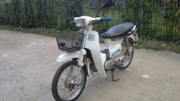 ดรีมคุรุสภาสีขาวทะเบียนโอนภาษีเต็มขาย13800บาท