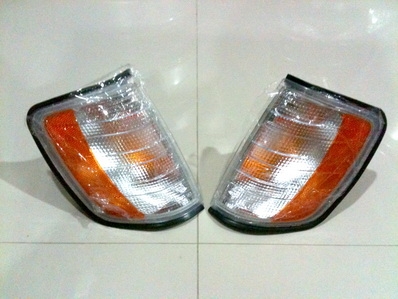 (ของใหม่)(ของใหม่)ขายเหมา 12 คู่ ไฟBENZ W124 ตระกูล E รุ่นขาวมุมส้ม สเปคUS (ของใหม่)(ของใหม่)ขายเหมา 12 คู่ ไฟBENZ W124 ตระกูล E รุ่นขาวมุมส้ม สเปคUS