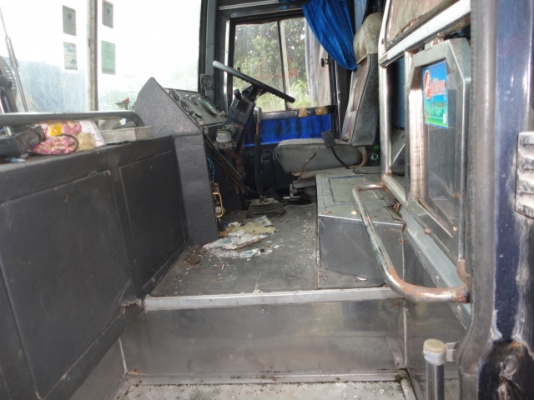 รถบัสยี่ห้อเบนซ์   ติดต่อปารวี  โทร 0839686255