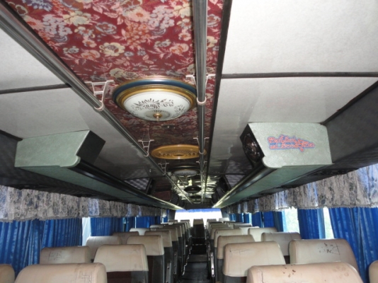 รถบัสยี่ห้อเบนซ์   ติดต่อปารวี  โทร 0839686255