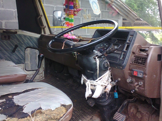 ขาย KM779  F หน้า-หลัง เครื่องดี แชชซีใช้ได้ ไม่ผุ ไม่ดาม สภาพพร้อมใช้งานครับ