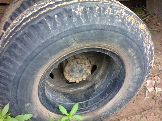 ขาย KM779  F หน้า-หลัง เครื่องดี แชชซีใช้ได้ ไม่ผุ ไม่ดาม สภาพพร้อมใช้งานครับ