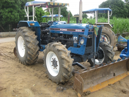 ขายรถไถ FORD 6610 4x4WD คาราโร่ ทะเบียนเต็มพร้อมโอน