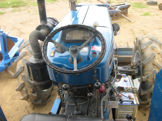 ขายรถไถ FORD 6610 4x4WD คาราโร่ ทะเบียนเต็มพร้อมโอน