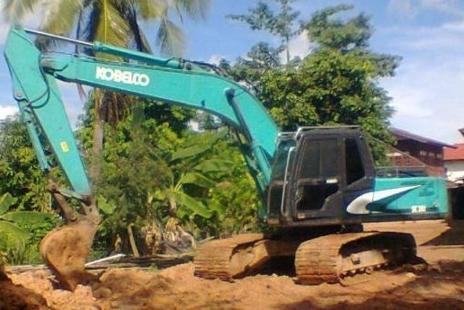 KOBELCO MARK III SK-200 ไฟฟ้าหน้าจอครบพร้อม รถสวยจัดสีสันสวยจัดรอบคัน เครื่องเดิมปั๊มเดิมแห้งดีไม่มีเยิ้ม ภายในเก๋งสะอาดสวย ทำงานเร็วไม่มีโหลด ภายนอกบูมอาร์มไม่มีปะ เอวแน่น ช่วงล่างเต็มดีประมาณ 70\% พร้อมทำงานได้เลย เอกสารทะเบียนครบพร้อม ราคาต่อรองได้ครับ