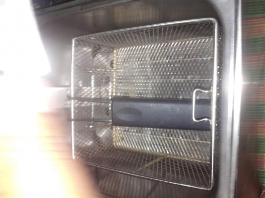 เตาทอด ตั้งเวลาได้ครับมือสองสภาพ 90 \% ครับ