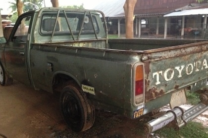 TOYOTA HILUX RN20 - 4 ขอ เครื่องยนต์เบนซิล 12R แห้งดีแรงดีไม่มีเยิ้ม ภายในเก๋งคอนโซลสวยคลาสสิคที่สุด อุปกรณ์ภายในครบพร้อม กระบะทรงสวยมีผุบ้างเล็กน้อย ช่วงล่างแน่นยางสภาพดี 60\% พร้อมใช้งาน เอกสารทะเบียนชุดโอนครบพร้อม ราคาต่อรองได้ครับ