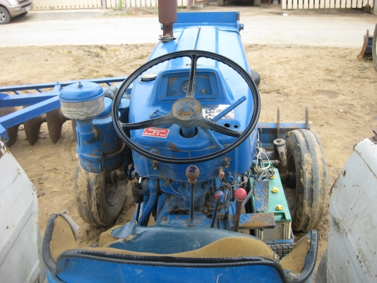 ขายรถไถ FORD 5600 เครื่อง T5 ทะเบียนพร้อมโอน