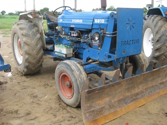 ขายรถไถ FORD 5600 เครื่อง T5 ทะเบียนพร้อมโอน