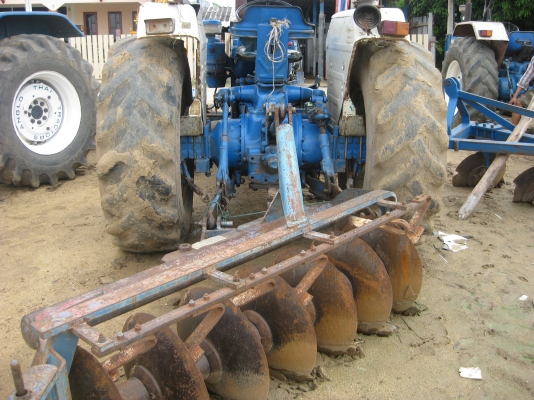 ขายรถไถ FORD 5600 เครื่อง T5 ทะเบียนพร้อมโอน