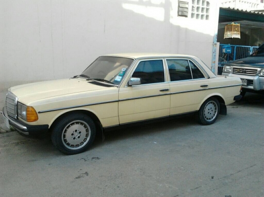 MERCEDES-BENT 230 D