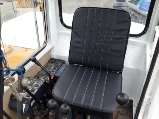 ขาย รถขุด KOMATSU รุ่น PC40-3- พร้อมหัวเก๋ง มือสองญี่ปุ่น