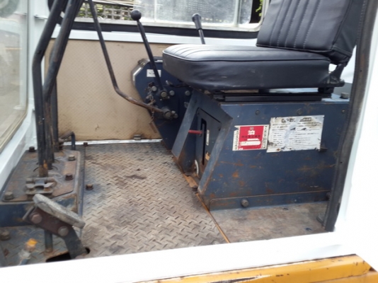 ขาย รถขุด KOMATSU รุ่น PC40-3- พร้อมหัวเก๋ง มือสองญี่ปุ่น