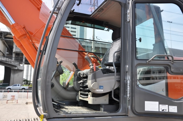 HITCHI  ZX 250 LCN-3  SN  20450