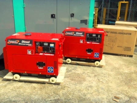 ขายเครื่องปั่นไฟดีเซลใหม่นำเข้า7.5KVA.(แท้รับประกัน 6 เดือน)อะไหล่ครบลดพิเศษช่วงน้ำท่วมโทรมาครับ