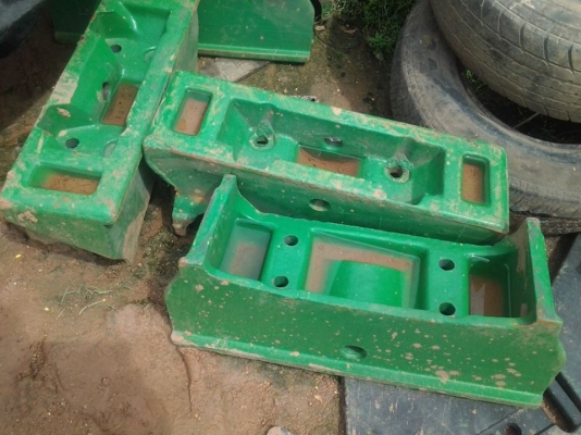 ขายเหล็กถ่วงหน้ารถไถ