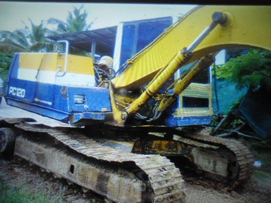 ขายด่วนรถแบคโฮ KOMATSU PC 120-5 เครื่องเดิมปั้มเดิมแอร์เย็นเอวแน่นโซ่หนาไฟฟ้าไม่มีเครื่องปั้มดีเอกสารอินวอยท์