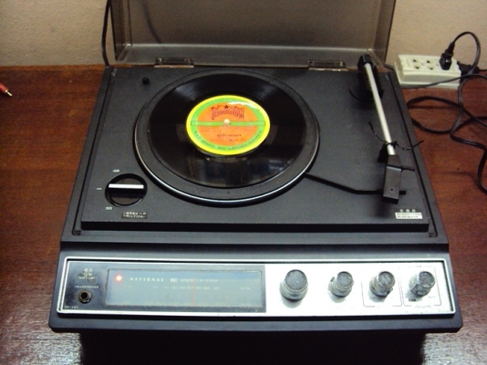 ขายวิทยุ-เครื่องเล่นแผ่นเสียงแนว VINTAGE