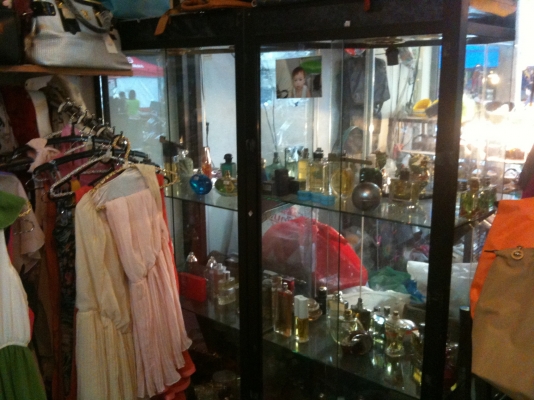 ขายส่งเสื้อผ้าแฟชั่น เลิกกิจการ ถูกกว่าราคาส่ง