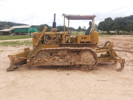 ขายด่วน!! รถแทรกเตอร์ CAT D4D สภาพสวยพร้อมใช้งานค่ะ