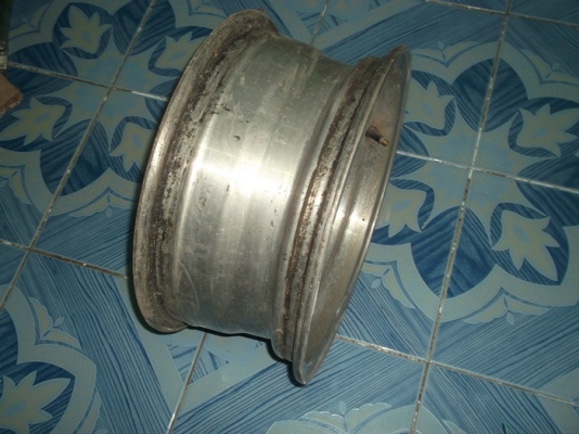 ขายแม็กหยดน้ำ 6รู ขอบ14 กว้าง 7 นิ้ว ครับ ขายแม็กหยดน้ำ 6รู ขอบ14 กว้าง 7 นิ้ว ครับ