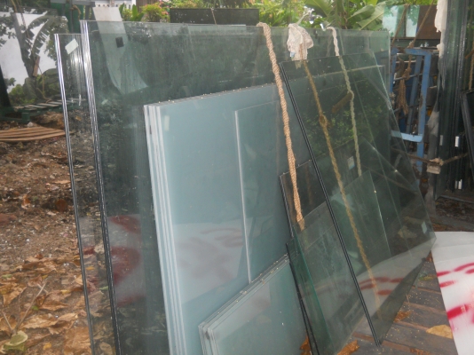 ขายกระจกแผ่นเกรด A อย่างดีครับ