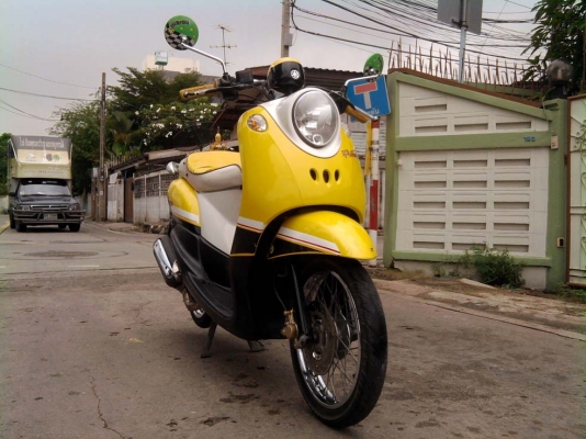 ขออนุญาติขาย Yamaha Fino 115 cc. มือเดียว สีเหลืองขาว