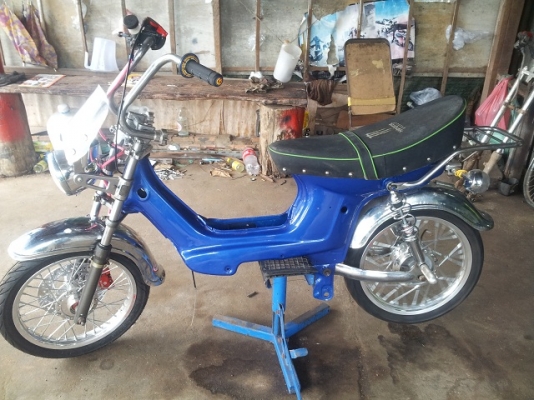 ชาลีโครยืน