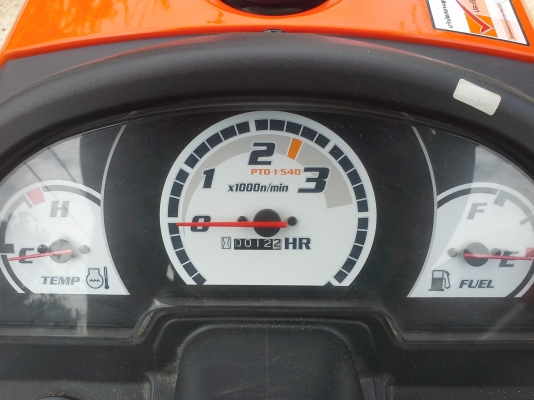 ขายด่วน KUBOTA - B2420 + ผาน 20*5 ตราช้าง  รถ12 ชม.