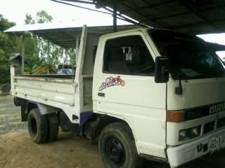 รถ 6 ล้อ ดั้มพ์ ยี่ห้ออีซูซุ เครื่อง 88 แรงม้า สภาพพร้อมใช้งาน รถ 6 ล้อ ดั้มพ์ ยี่ห้ออีซูซุ เครื่อง 88 แรงม้า สภาพพร้อมใช้งาน