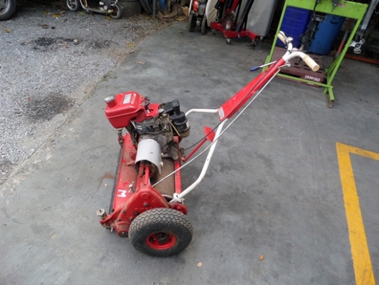 รถตัดหญ้า (ตัดกรีน) เครื่อง ROBIN LM 26 G