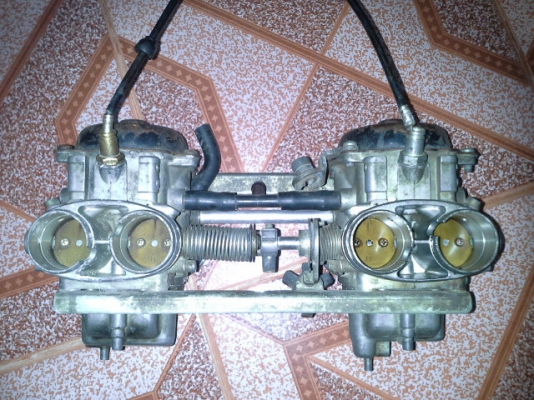 ขายคาร์บู Suzuki GSXr 400 ปี 1986